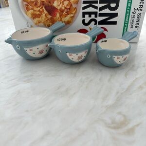 Blue Bird Measuring Cups Set